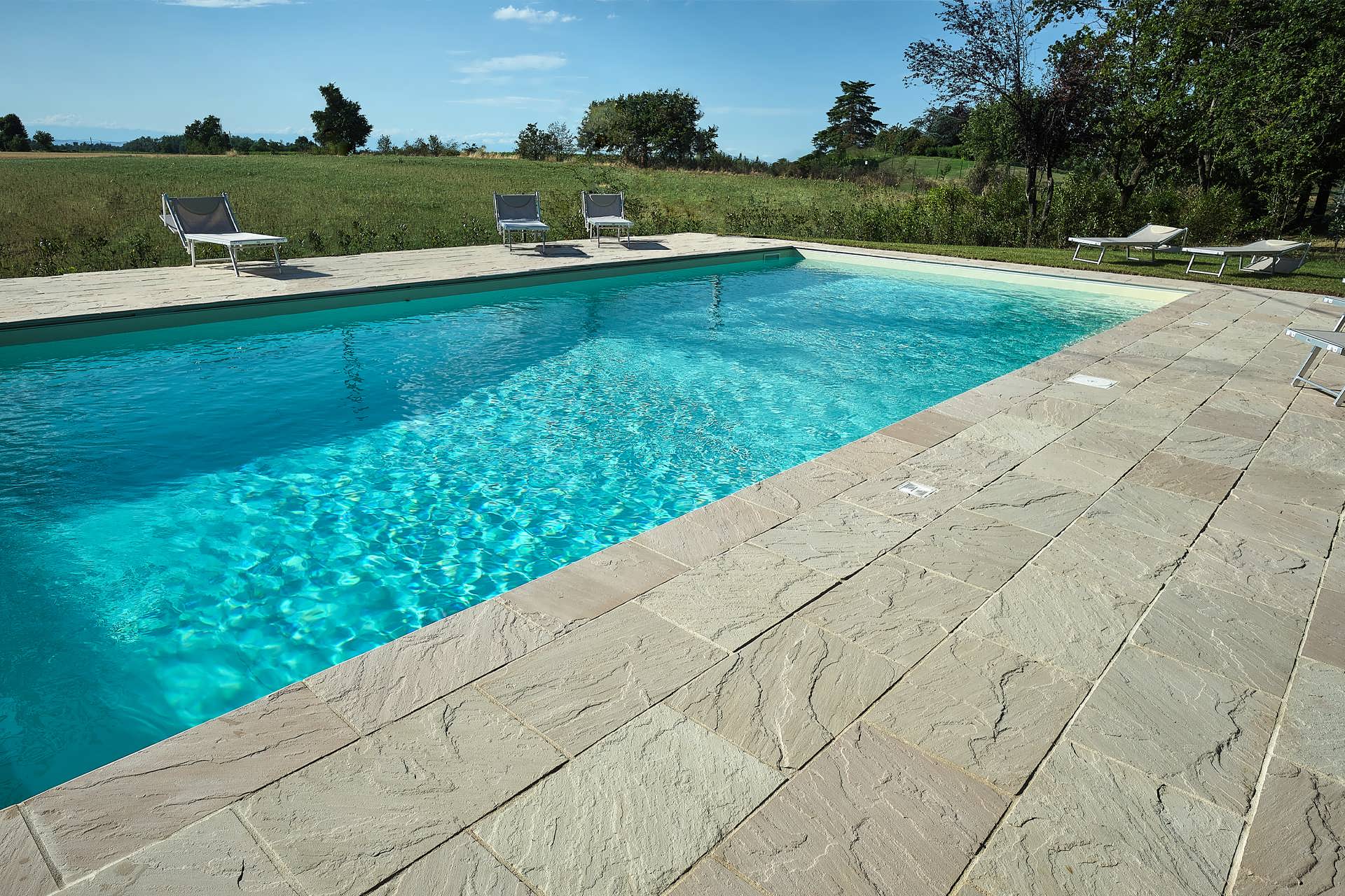 PAVIMENTO PER PISCINA MILK SHAKE