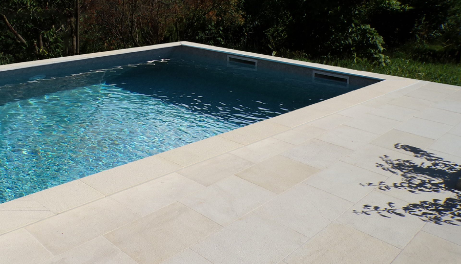 pavimento-per-piscina-in-cream1